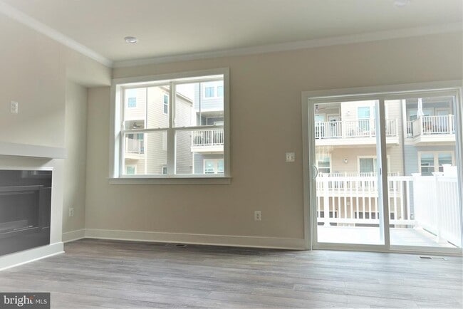 Building Photo - 1206 Vermeer Ave