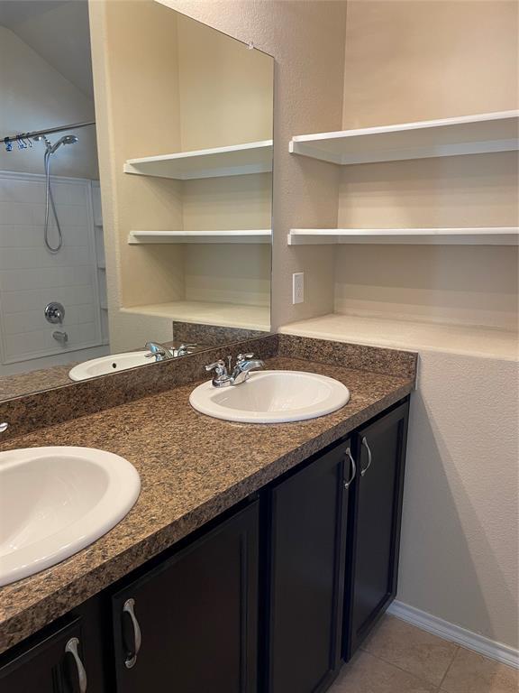 Building Photo - 5141 Grayson Ridge Dr