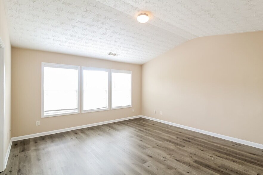 Building Photo - 411 Pondweed Dr