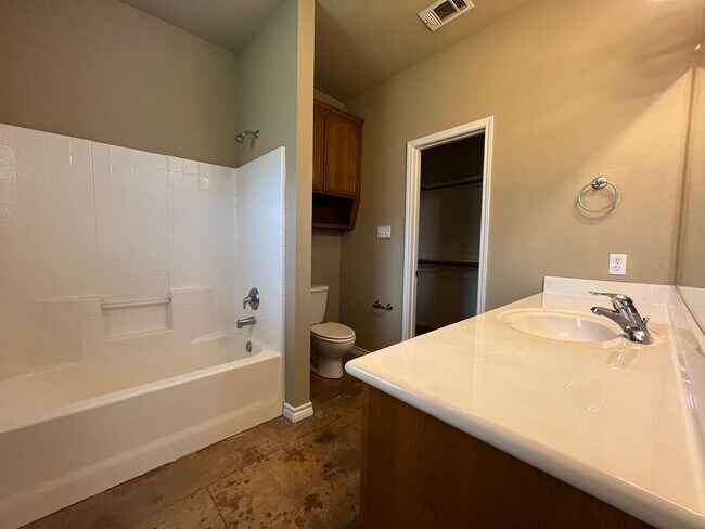 Building Photo - 3105 Beauford St