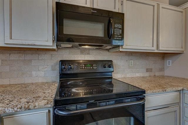 Building Photo - 10611 Woodleaf Dr