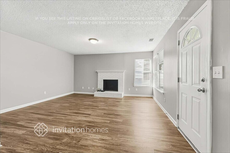 Building Photo - 3939 Armitage Dr