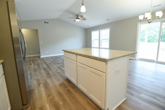 Building Photo - 1750 Meadowlark Ln