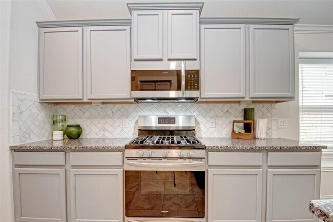 Building Photo - 1006 Warm Summer Dr