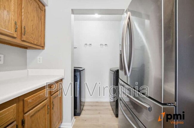 Building Photo - 417 Adkins Arch