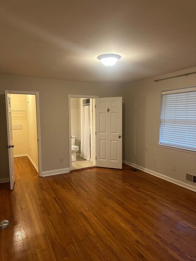 Building Photo - Single Family Ranch in Downtown Gainesville