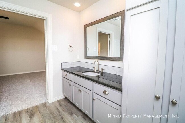 Building Photo - 2525 137th St