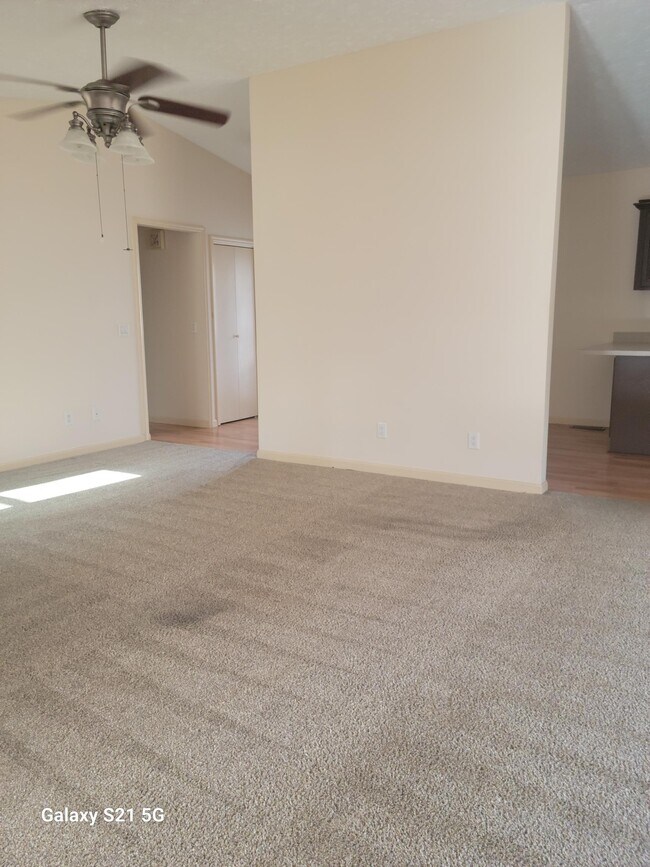 Building Photo - 140 Shelley Ln