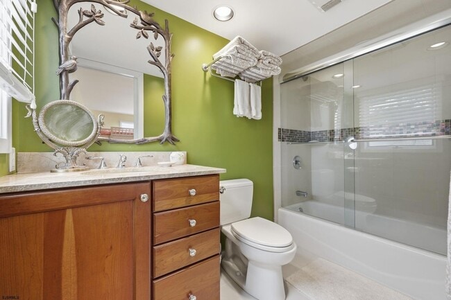 Building Photo - 119 S 11th Ave