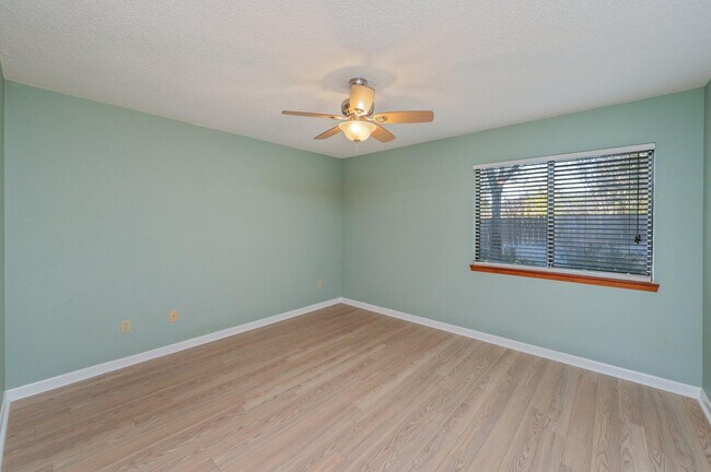 Building Photo - 101 Cedar Ridge Way