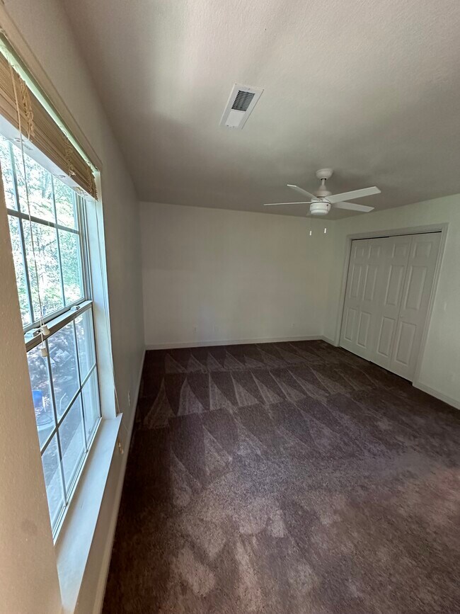 Building Photo - 3127 N Kensington Ct