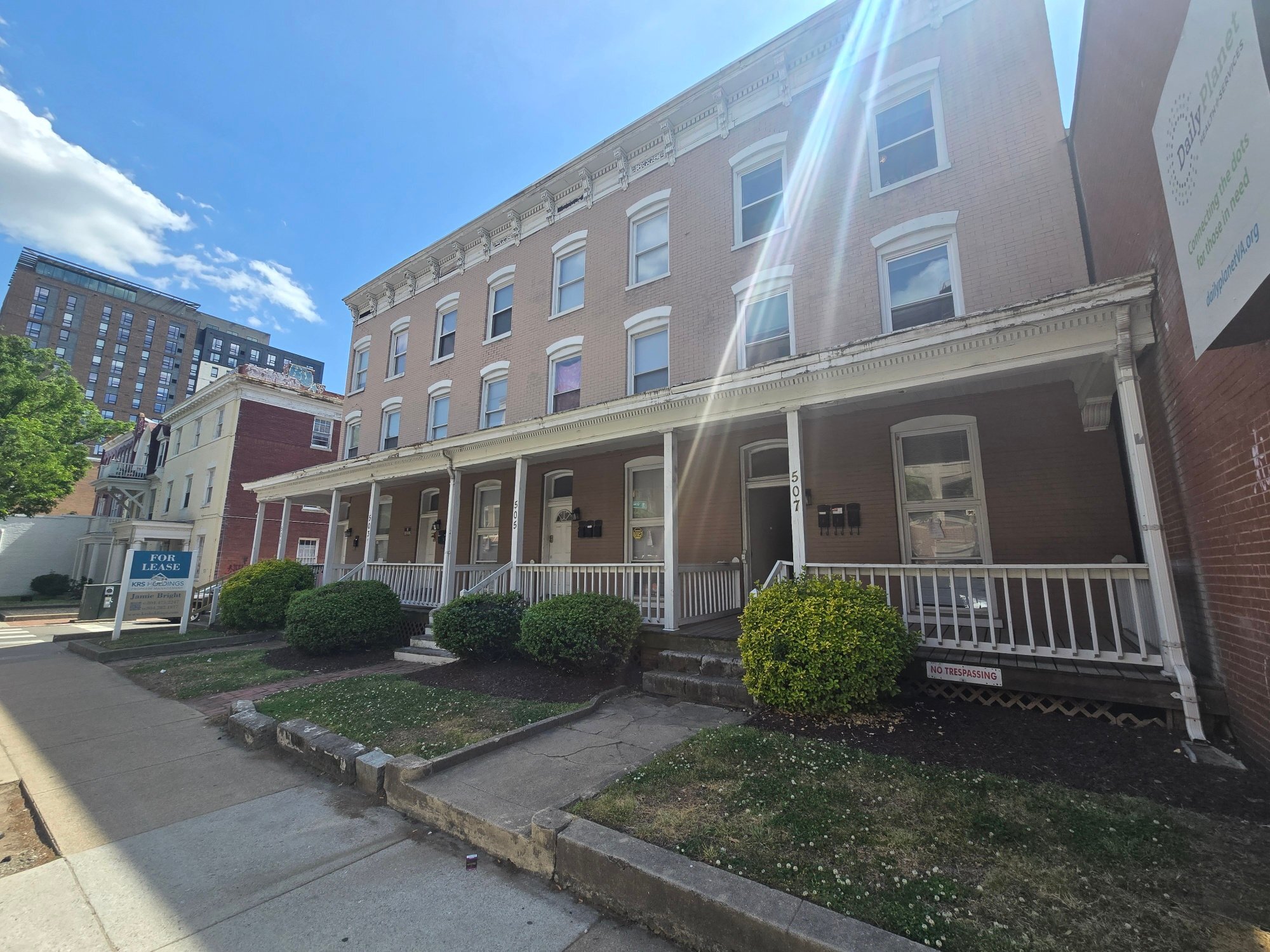 Building Photo - 501 W Grace St