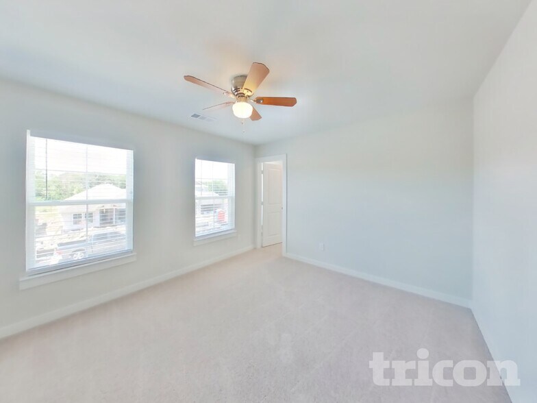 Building Photo - 341 Sun Harvest Dr