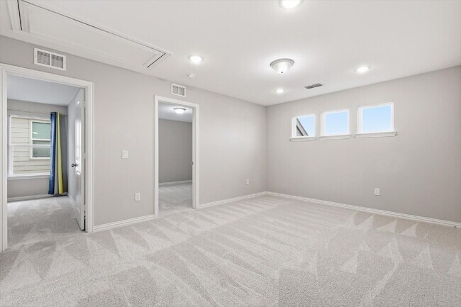 Building Photo - 4 Bed, 3 bath and 1 flex room in the heart of Anna Town Square.