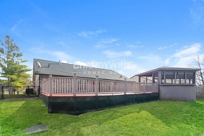 Building Photo - MOVE IN SPECIAL - February FREE with move ...