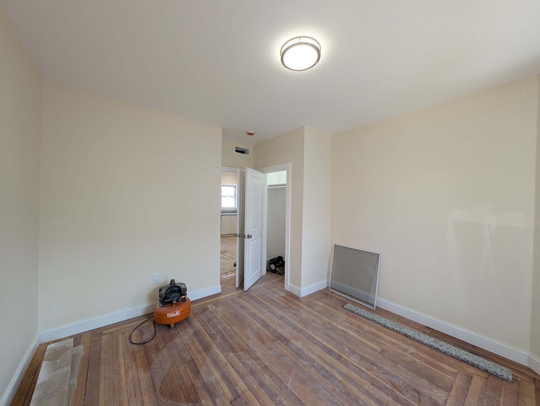 Building Photo - 5 Lowell Cir