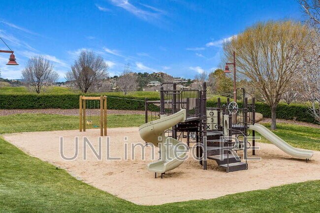 Building Photo - 1371 Kwana Ct