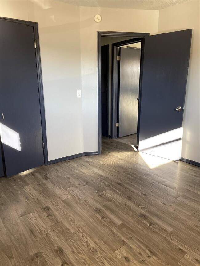 Building Photo - 205 NW 85th St