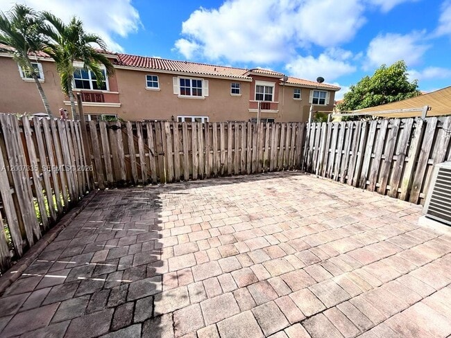 Building Photo - 15226 SW 30th Terrace