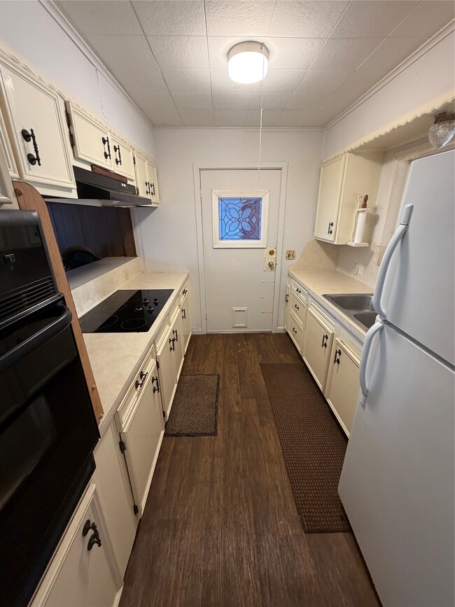 Building Photo - 15344 Lilly Dr