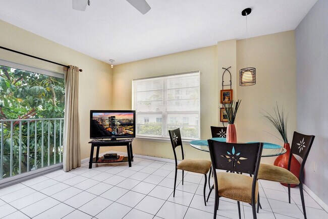 Building Photo - 2908 Bayshore Dr