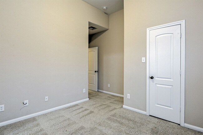 Building Photo - 19 Cheswood Manor Court