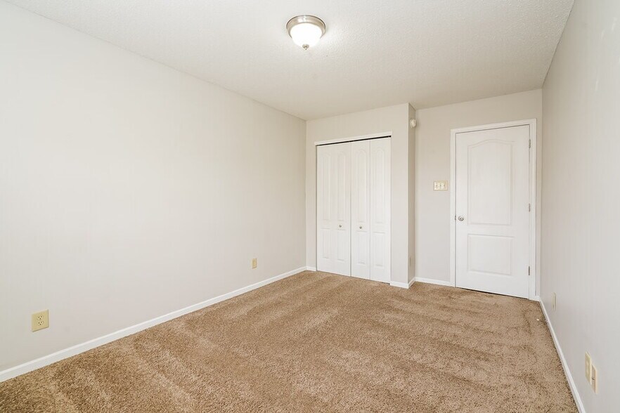 Building Photo - 10610 Crackling Dr