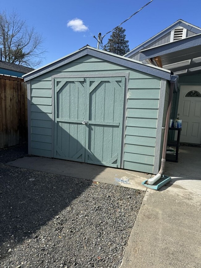 Building Photo - See the potential in this charming rental