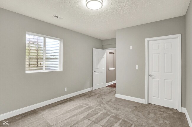 Building Photo - 13720 Akers Dr