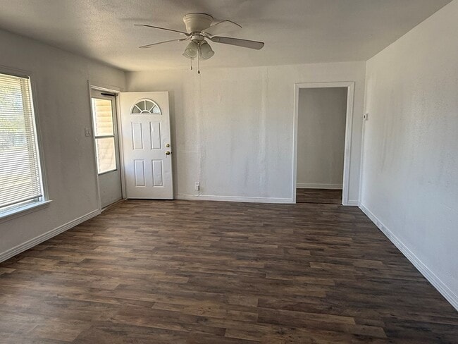 Building Photo - 3137 N Tom Green Ave