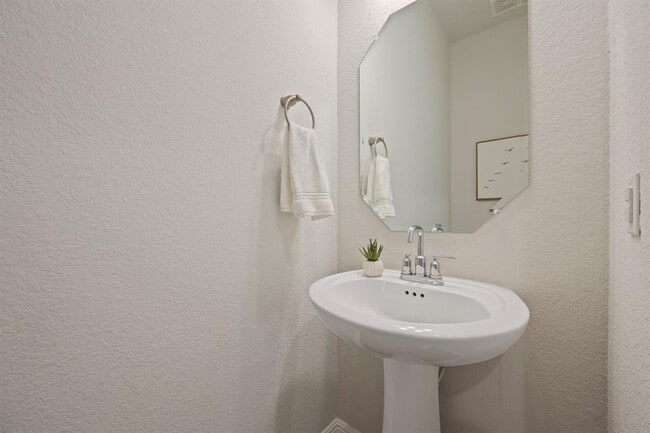 Building Photo - 1416 Reprise Bnd