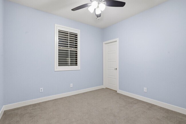 Building Photo - 23111 Via Del Oro