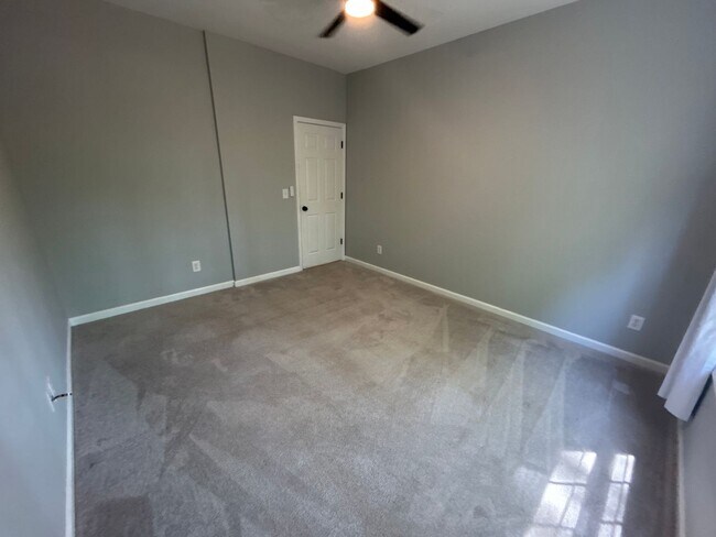 Building Photo - 4 Bedroom | 3 Bathroom Apex Home with Fenc...