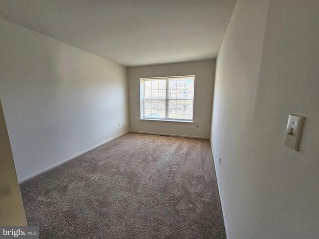 Building Photo - 38 Heatherfield Way