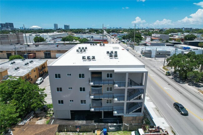 Building Photo - 2311 NW 22nd Ave