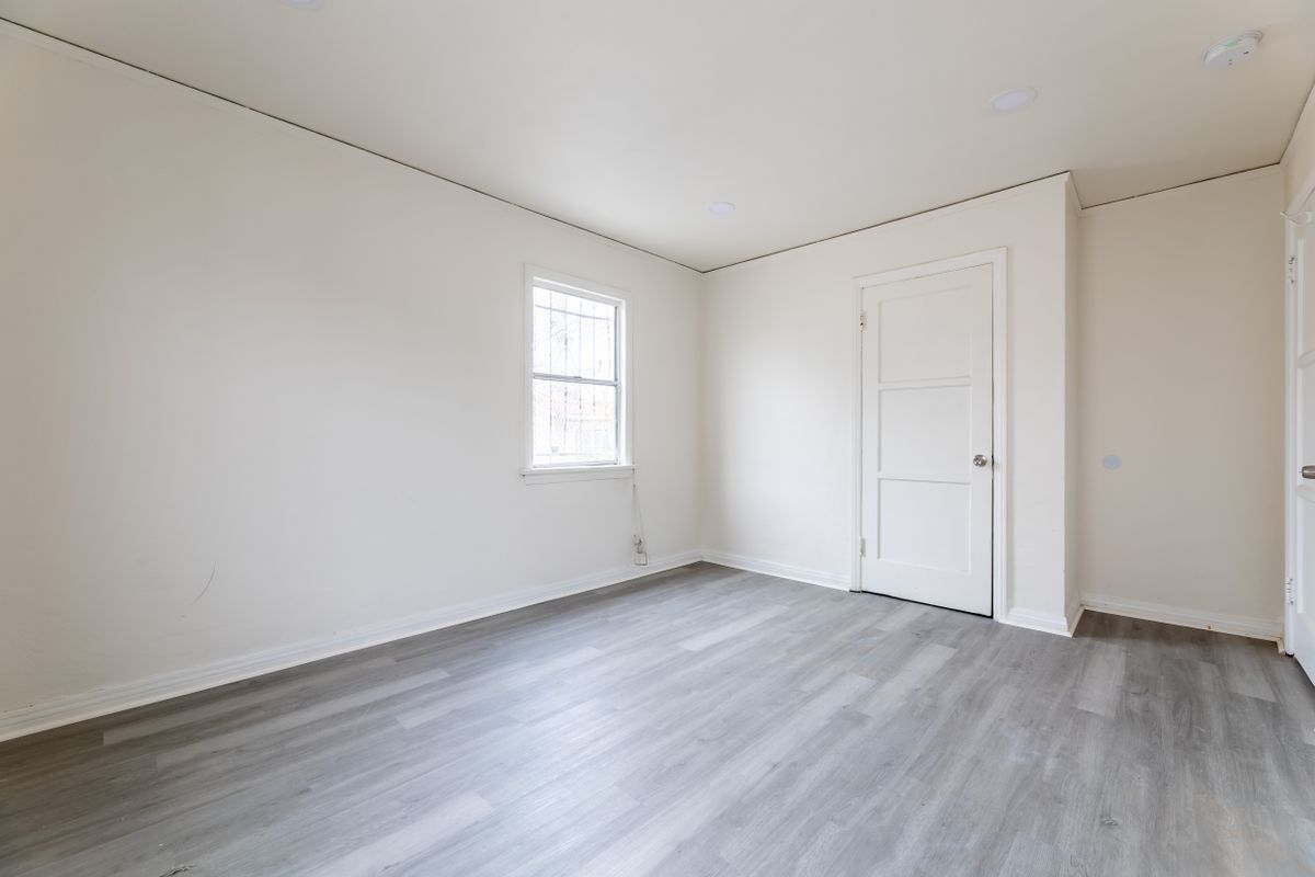 Building Photo - 138 W 82nd St