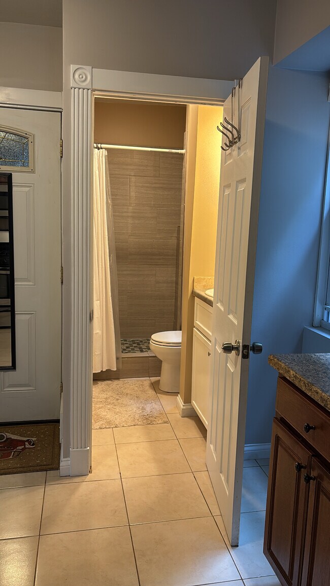 Building Photo - 12010 Paul Ave