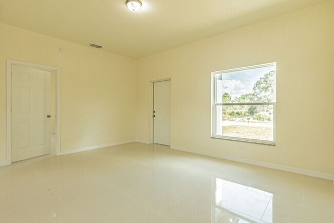 Building Photo - 3BR/2BA Home with 1-Car Garage in Prime SW Lehigh Acres – Brand New Construction