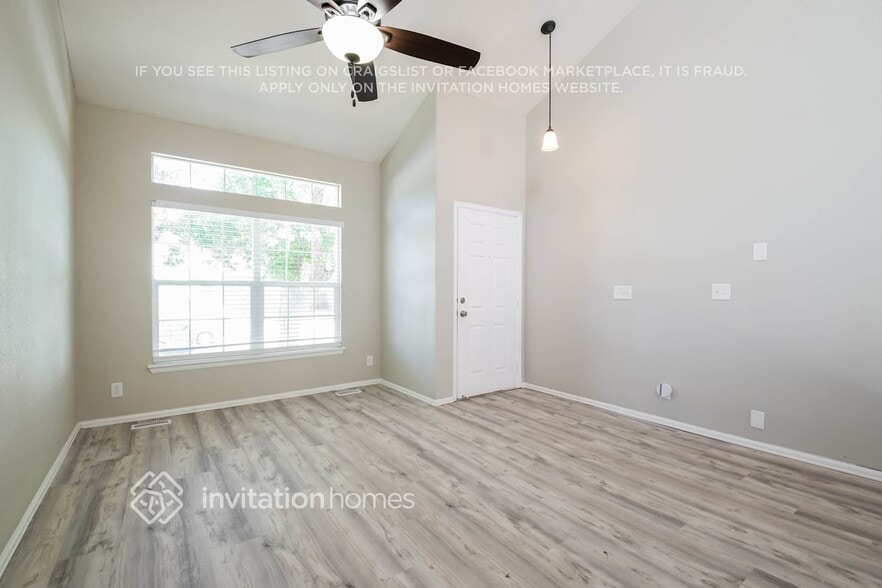 Building Photo - 9678 Lansing Cir