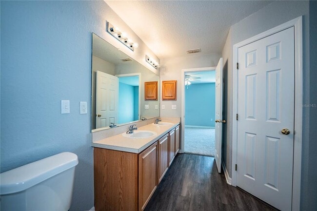 Building Photo - 233 Towhee Rd