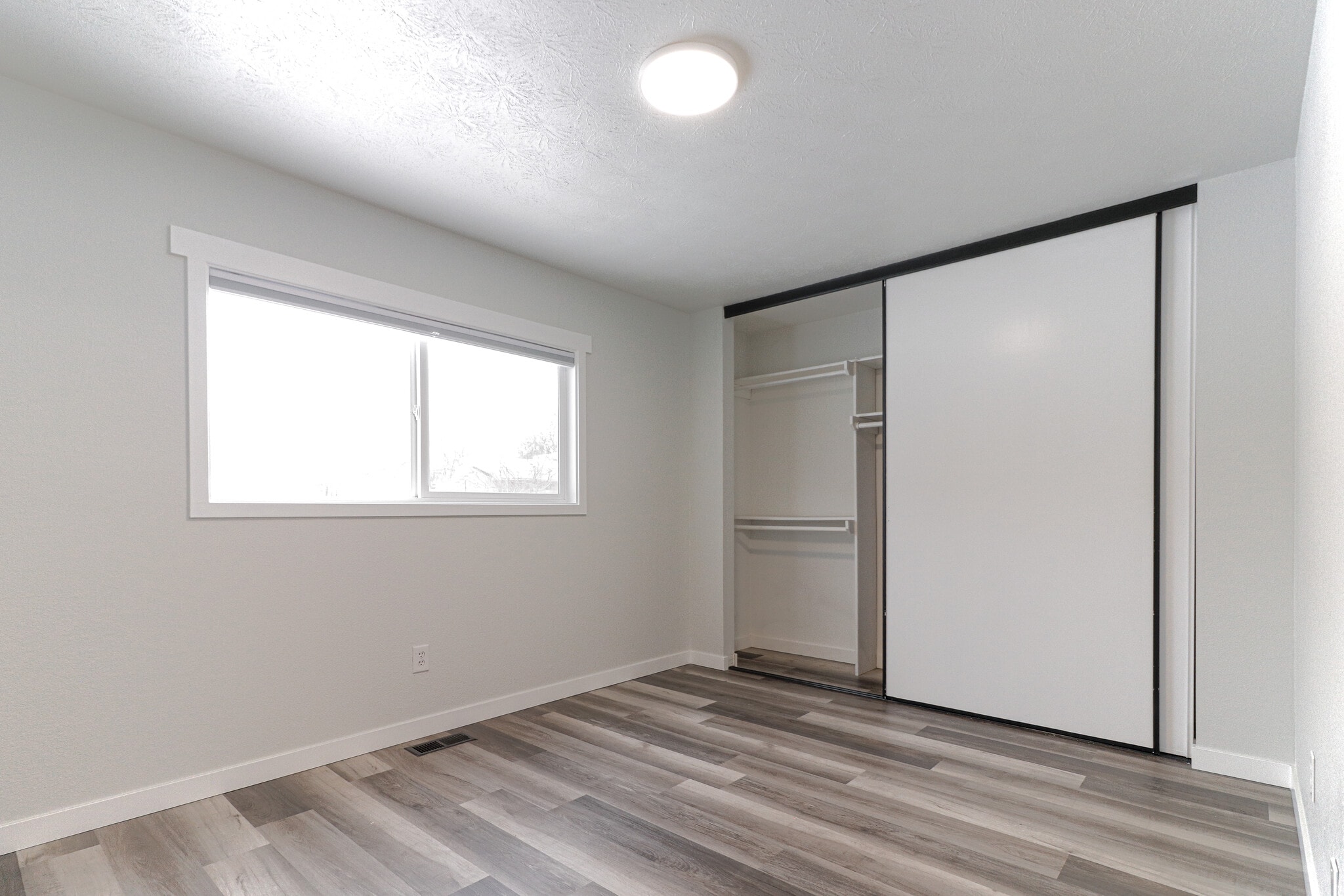 Building Photo - 8202 Mentra St