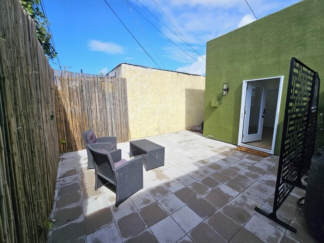 Building Photo - 2711 W 60th St