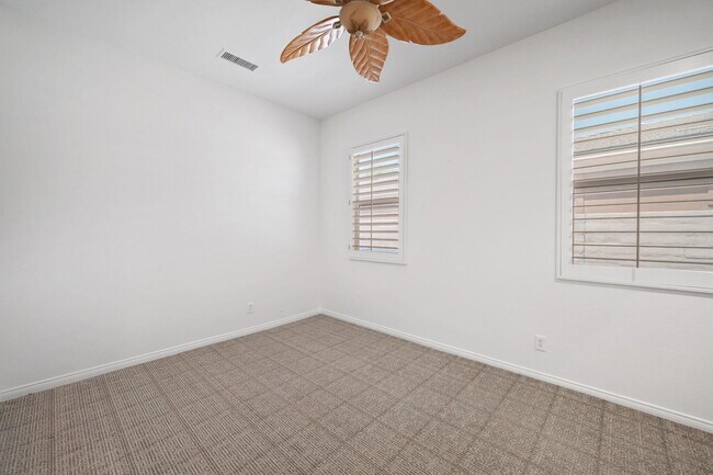 Building Photo - 124 Tesori Dr