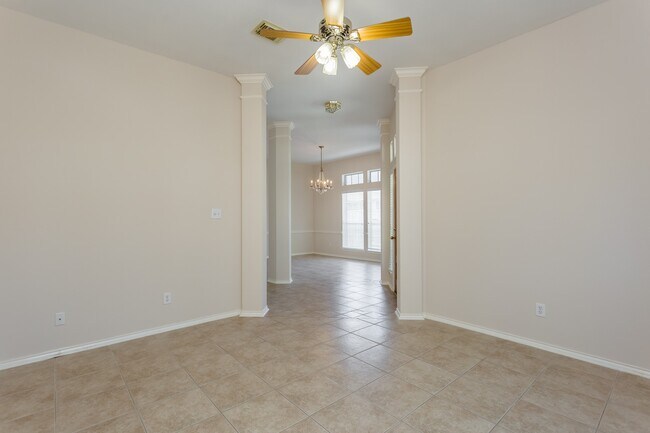 Building Photo - 21915 Rivergate Ct