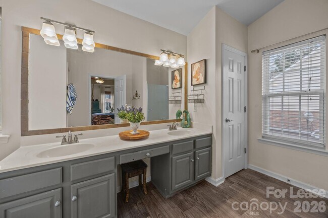 Building Photo - 17622 Cambridge Grove Dr