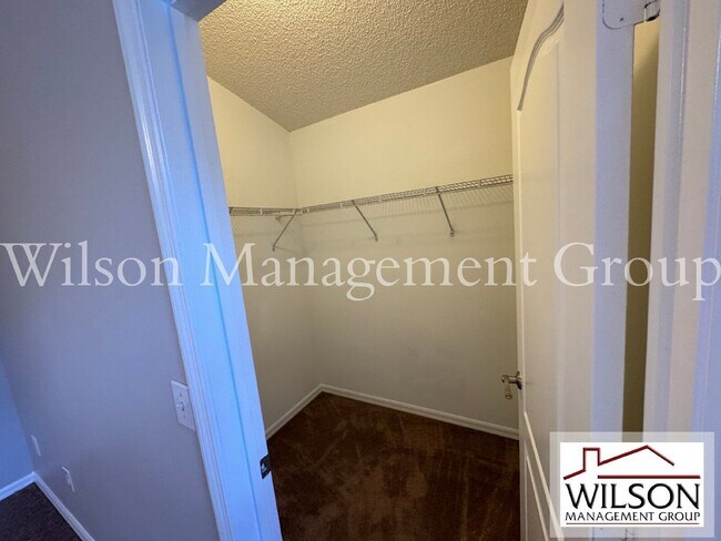 Building Photo - 4944 Waterside Pointe Cir