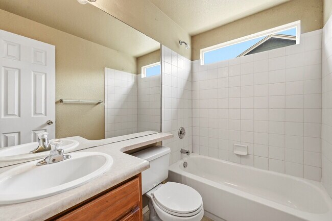 Building Photo - $2,645.95, 4 bed, 4 bath, located in Colorado Springs with a finished basement.