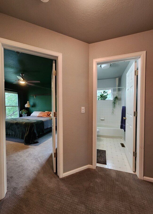 Building Photo - Stunning 3 Bedroom Townhome Tucked Away In...