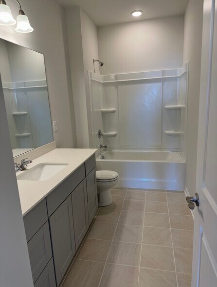 Building Photo - 3717 Clementine Ln