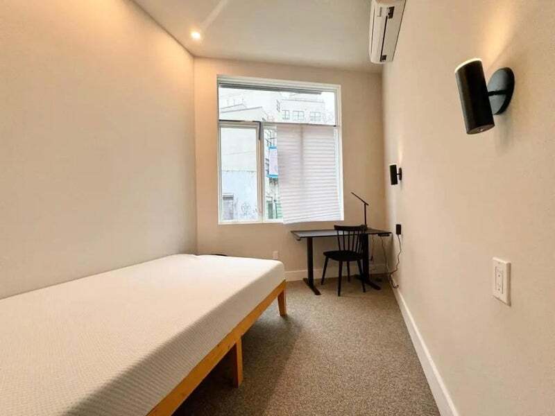 Building Photo - Nice room in a good neighborhood
